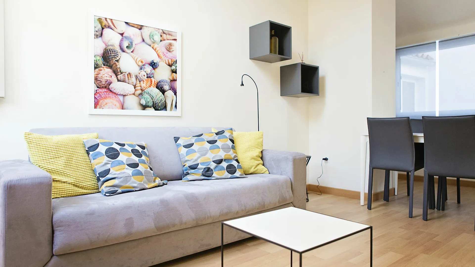 Suncity Flat Guevara Málaga 0*,  İspanya